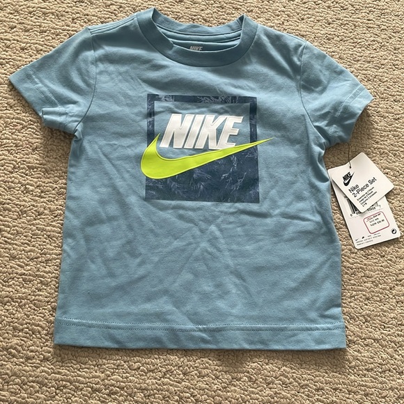NWT 2T Bundle 2 Shirts + Pull on Pants Nike, Jordan & Guess - Picture 4 of 8